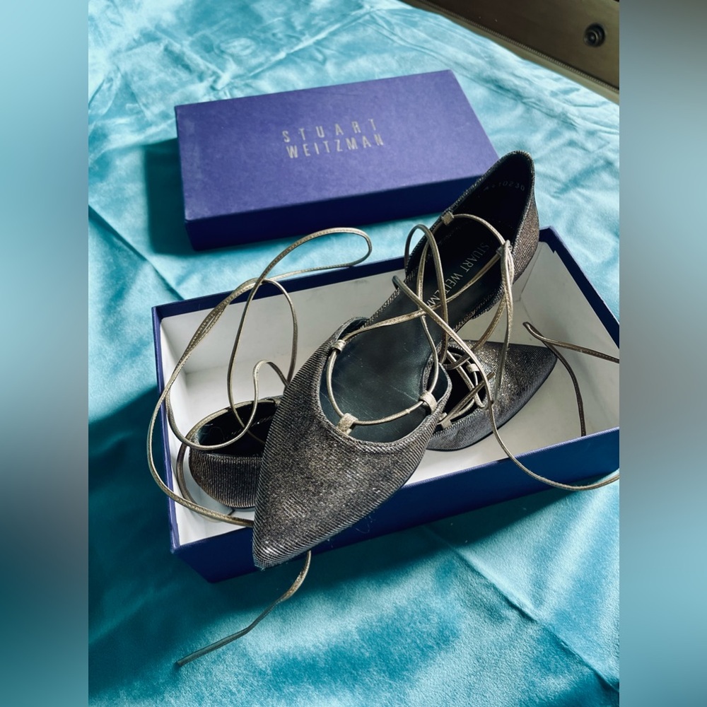 Never Worn STUART WEITZMAN Lace Up Pointed Toe Ballet Flats, made in Spain - Picture 2 of 3